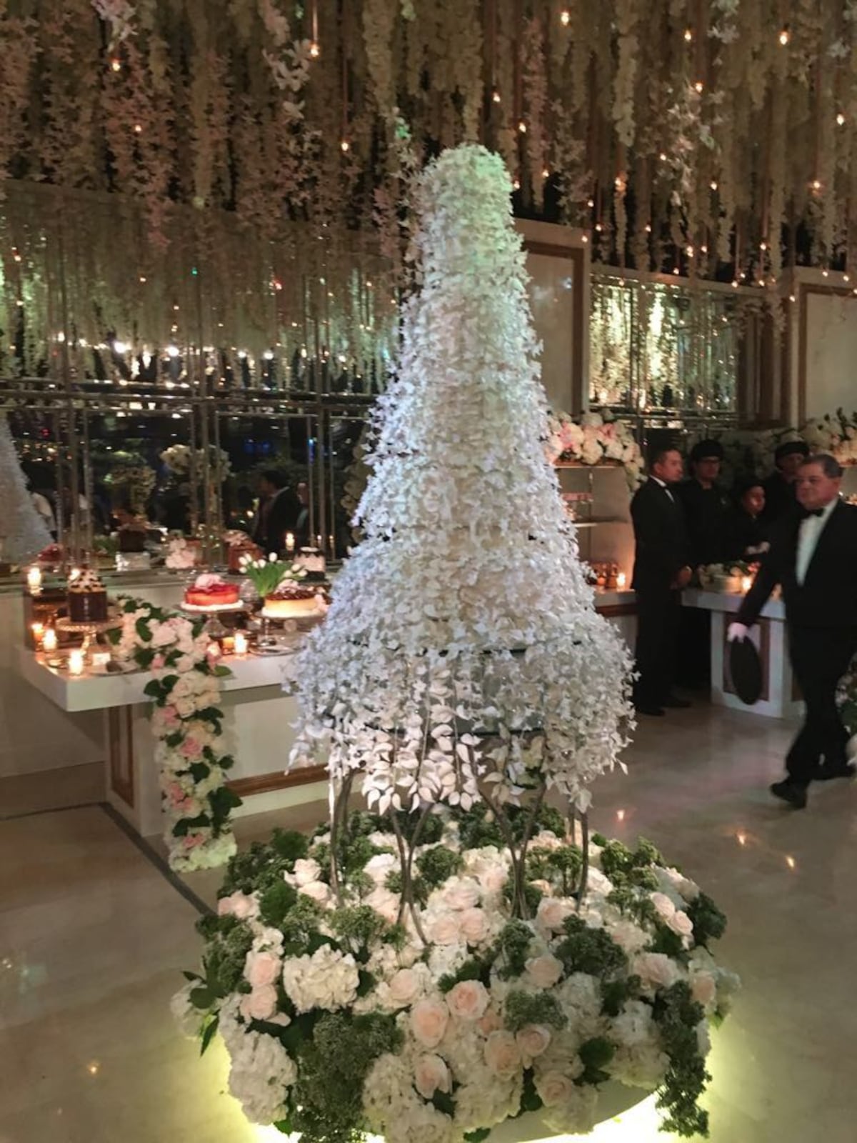 BODA. Se casa hija de Martinelli, sin su papá. No vino a entregarla al altar