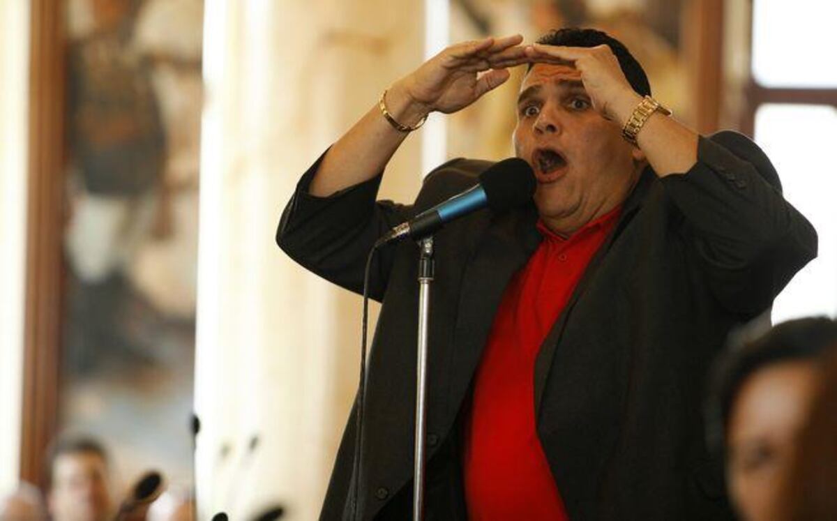 Corte Suprema abre proceso a diputado Sergio Gálvez