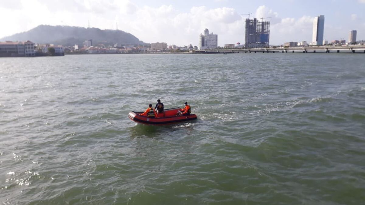 Este viernes seguirán buscando al menor que cayó al mar en la Cinta Costera 3