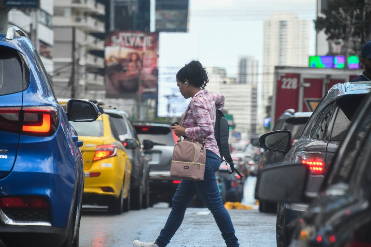 LO ÚLTIMO. Presidente Mulino se reunirá este lunes para evaluar regulación de los ‘taxis de lujo’