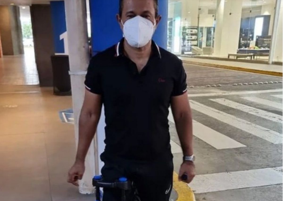 Pensaban que le faltaba una pierna. Samy Sandoval infarta a sus seguidores por foto en su Instagram