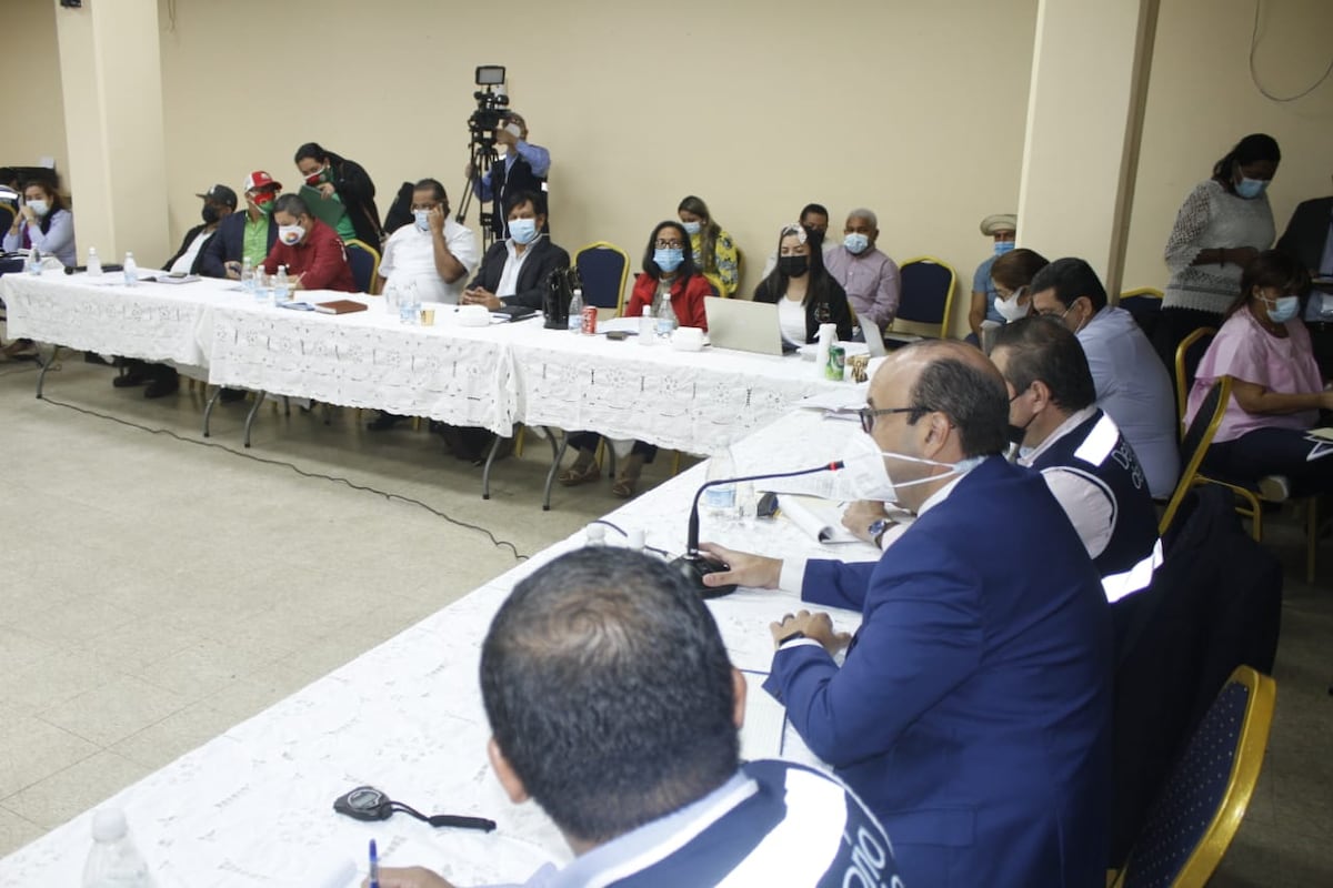 Meduca busca estrategias de recuperación para estudiantes que quedarán reprobados. En 2021 las clases serían semipresenciales y a distancia