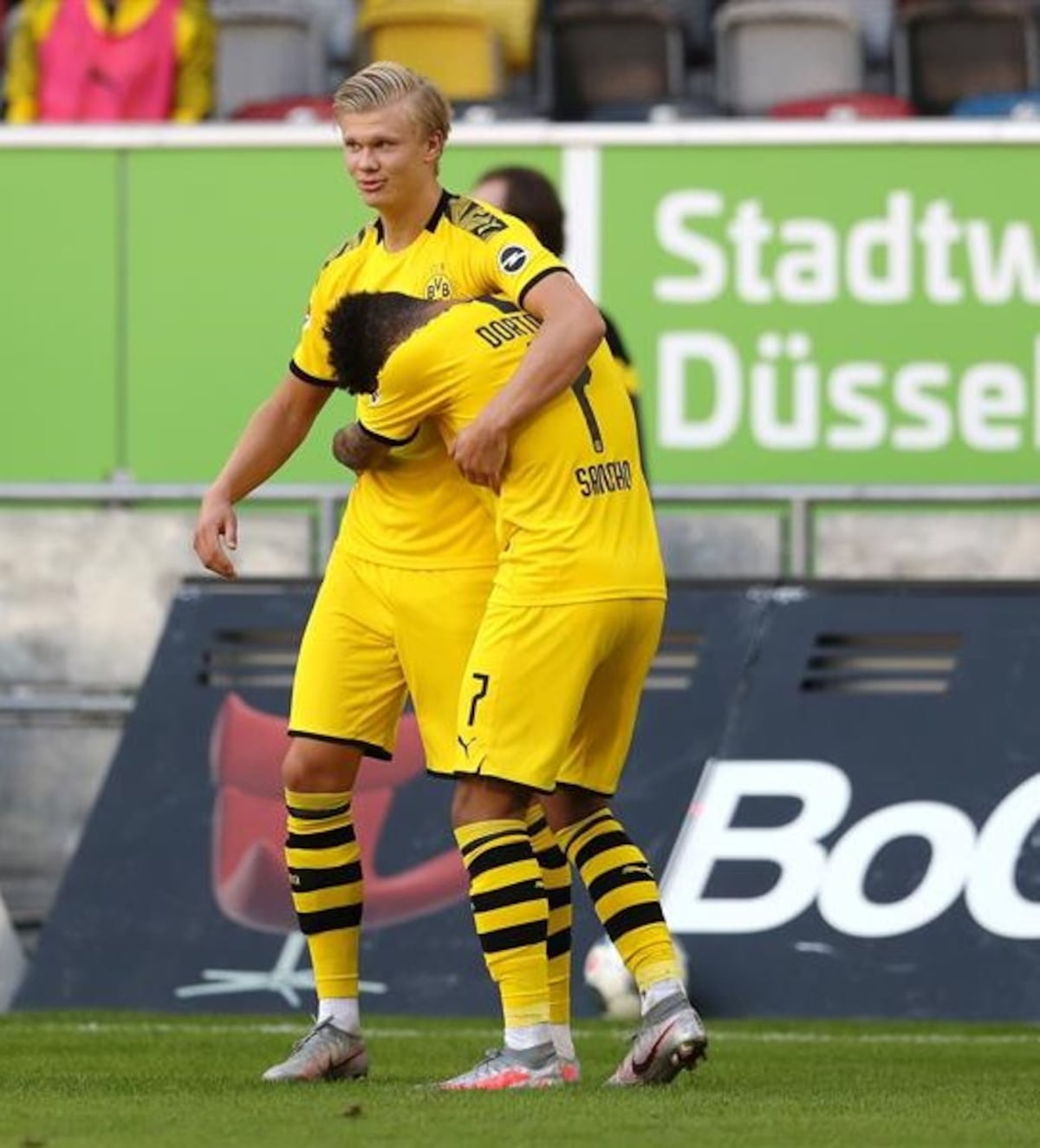 Borussia Dortmund consigue agónico triunfo sobre el colero Fortuna