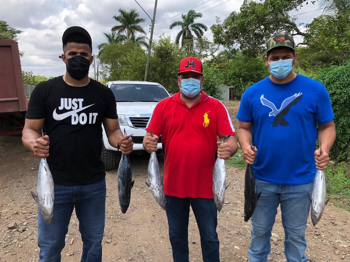 Grandes Ligas la sacan del estadio y reparten pescado en corregimientos de Aguadulce