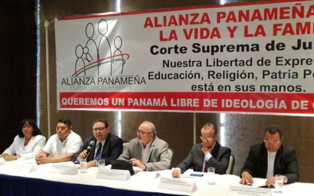 'CON MIS HIJOS NO SE METAN'. Viene la marcha contra la ideología de género