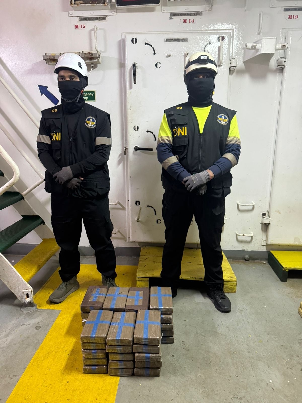 Iban ‘limpios’ rumbo a Europa… pero escondían 80 paquetes de droga con sello que no cuadraba