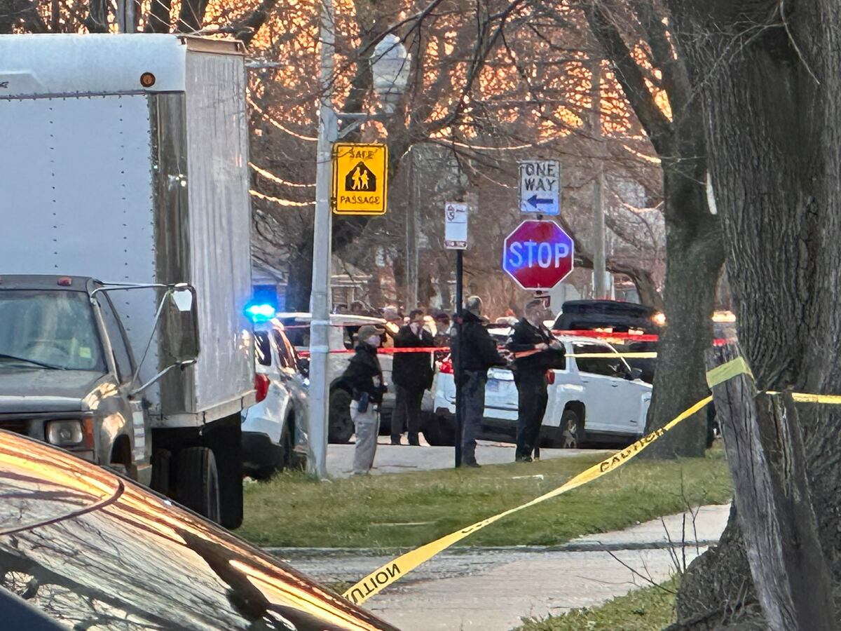 Agentes de Chicago matan a un hombre con 100 balazos en un minuto en una parada de tráfico