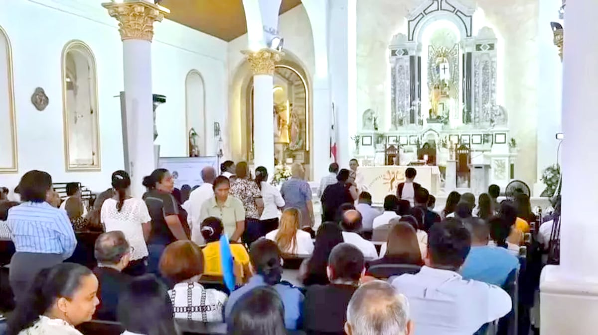 Sepelio de funcionarios del Mides que fallecieron tras accidente en Penonomé