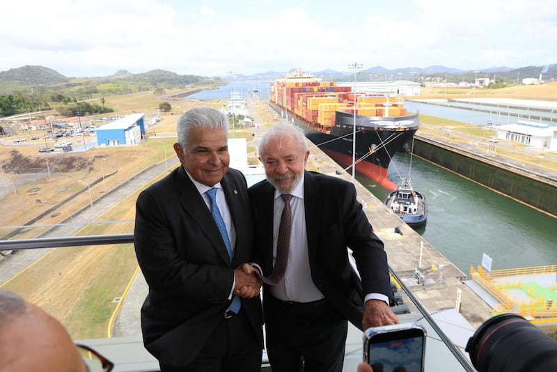 Mulino felicita a Lula por su victoria electoral en Brasil