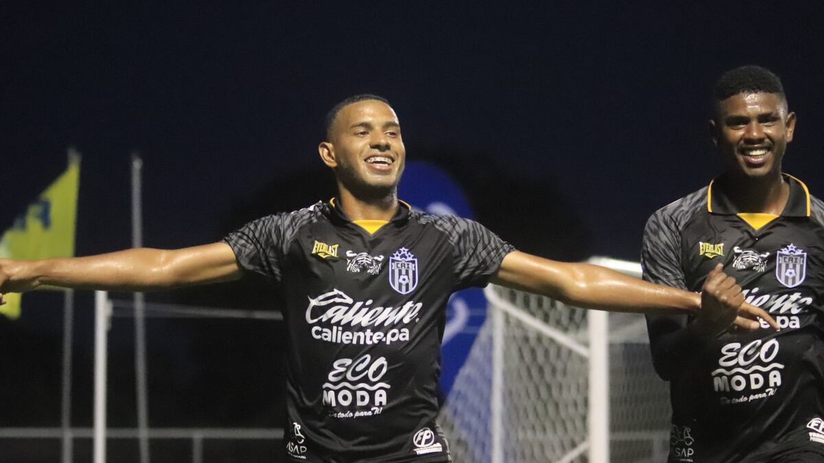 Un penal acaba con ilusión del Herrera F.C., y el campeón pega primero