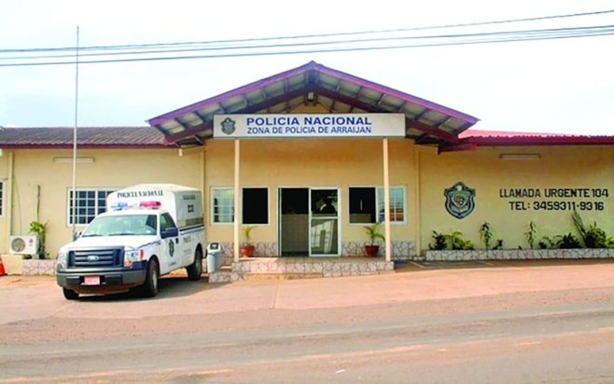 ¡SANTO! Le ponen los 'cachos' a cabo de la PN y termina denunciado por su mujer