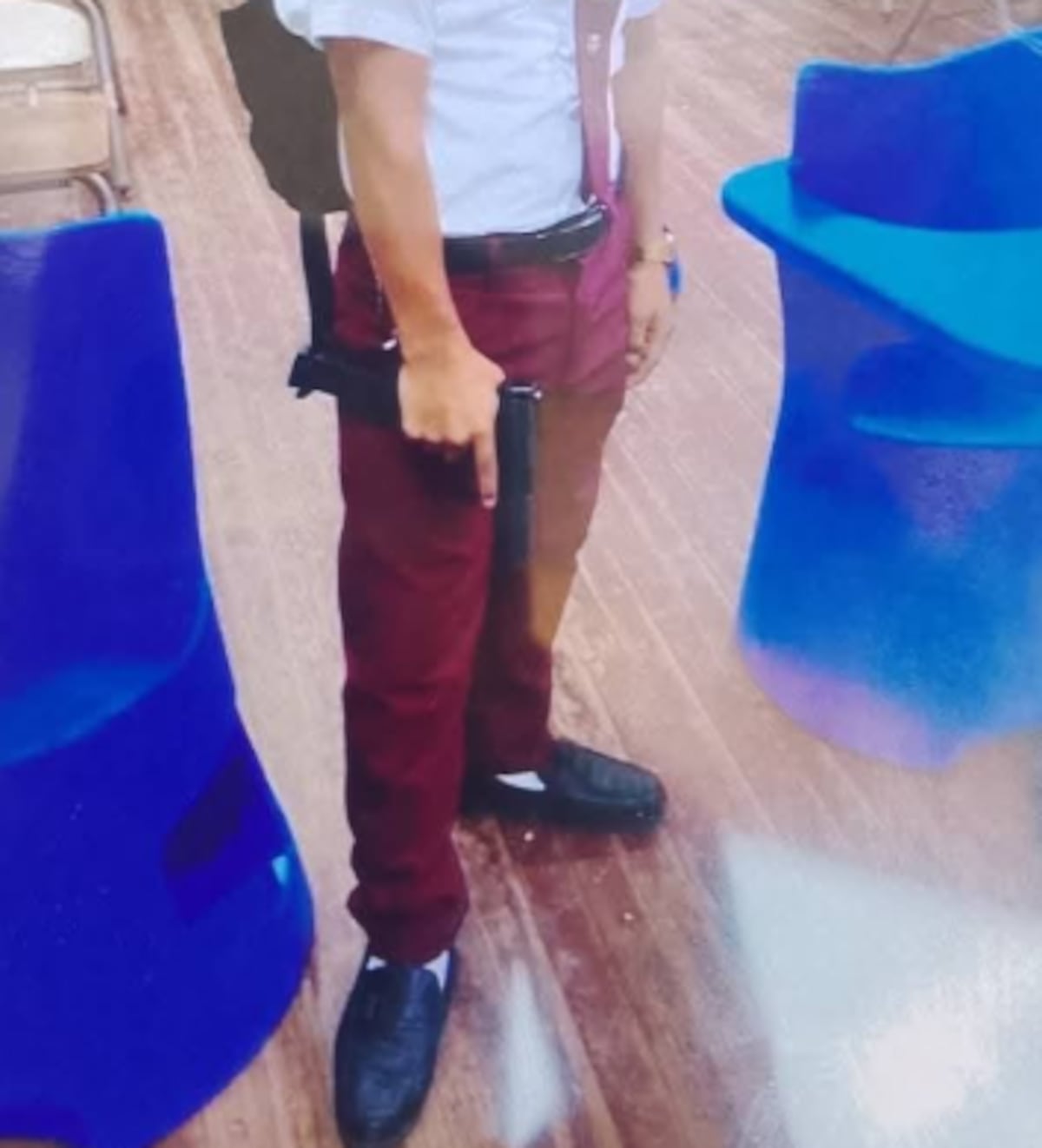 ‘No salgan del salon, ni al recreo’: Detienen a dos sujetos armados que iban disfrazados con uniforme y supuestamente planeaban ataque contra el Colegio José Guardia Vega