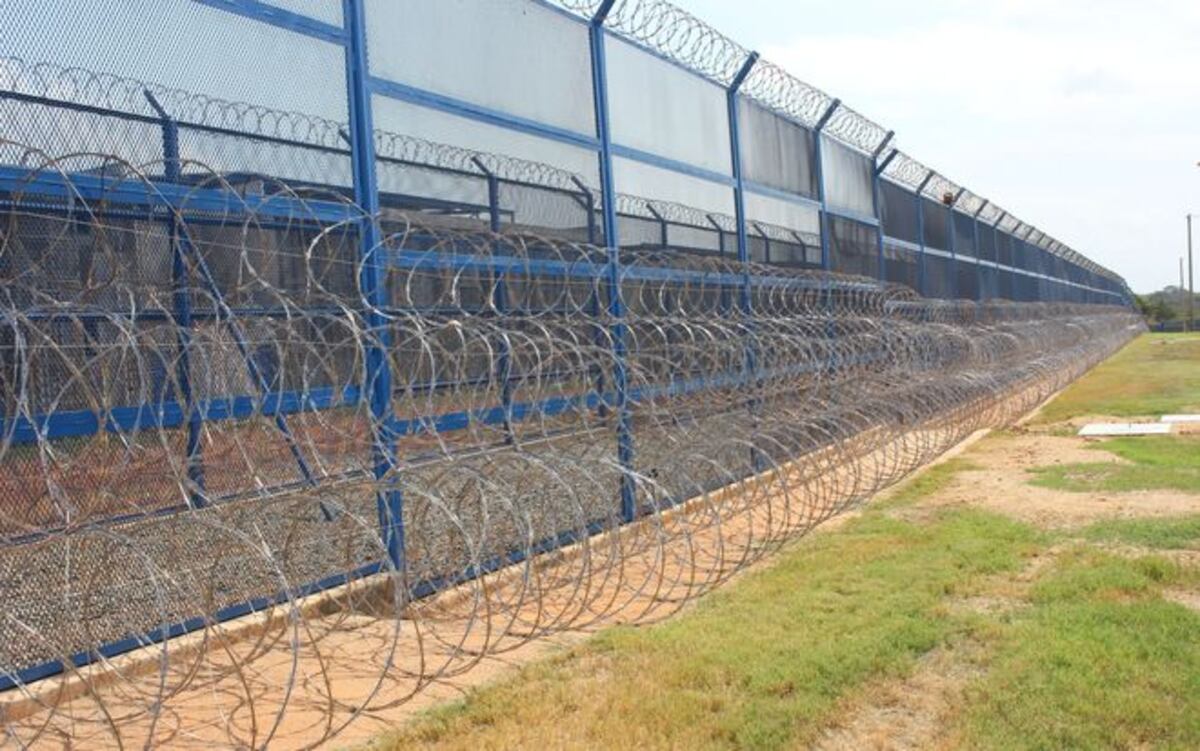 Cuatro colombianos que intentaron fugarse de La Nueva Joya apuñalan a custodio