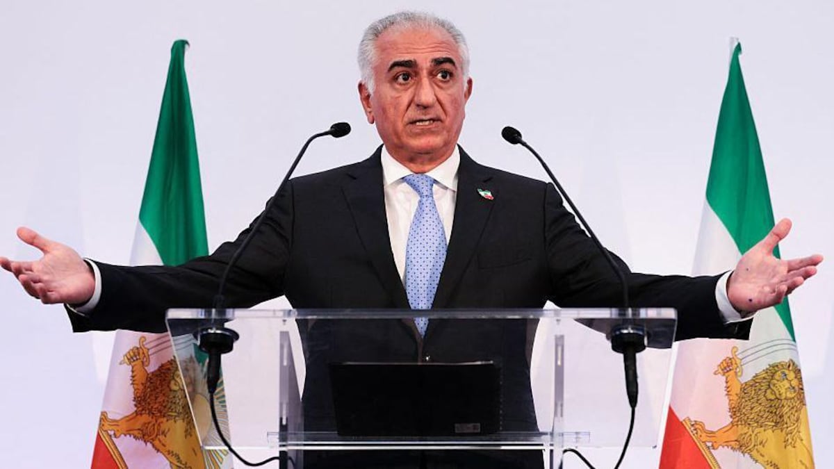 Reza Pahlavi llama a la rendición del régimen iraní y se ofrece para liderar la transición
