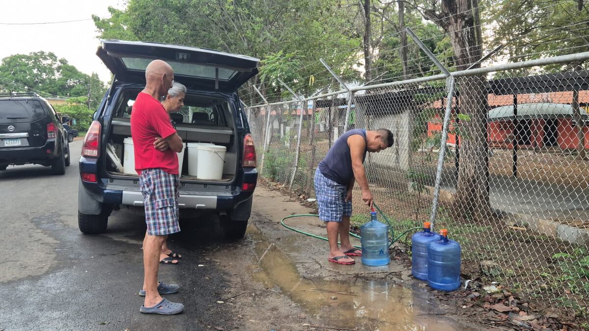 Idaan trabaja para restablecer agua en Los Santos tras afectación por crecida del río La Villa