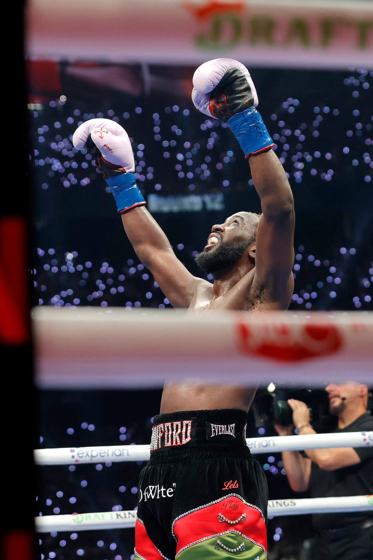 Terence Crawford hace historia y destrona a Canelo Álvarez en Las Vegas