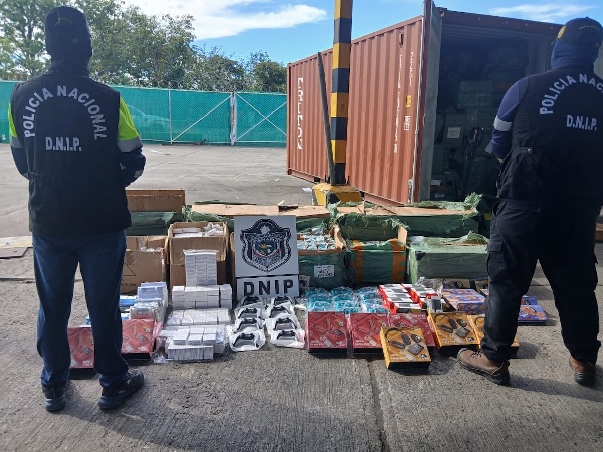 ‘Navidad sin Contrabando’ en marcha: En millonario decomiso caen Game Box ‘chimba’, falsos Nintendo, cargadores para iPhone y controles Sony