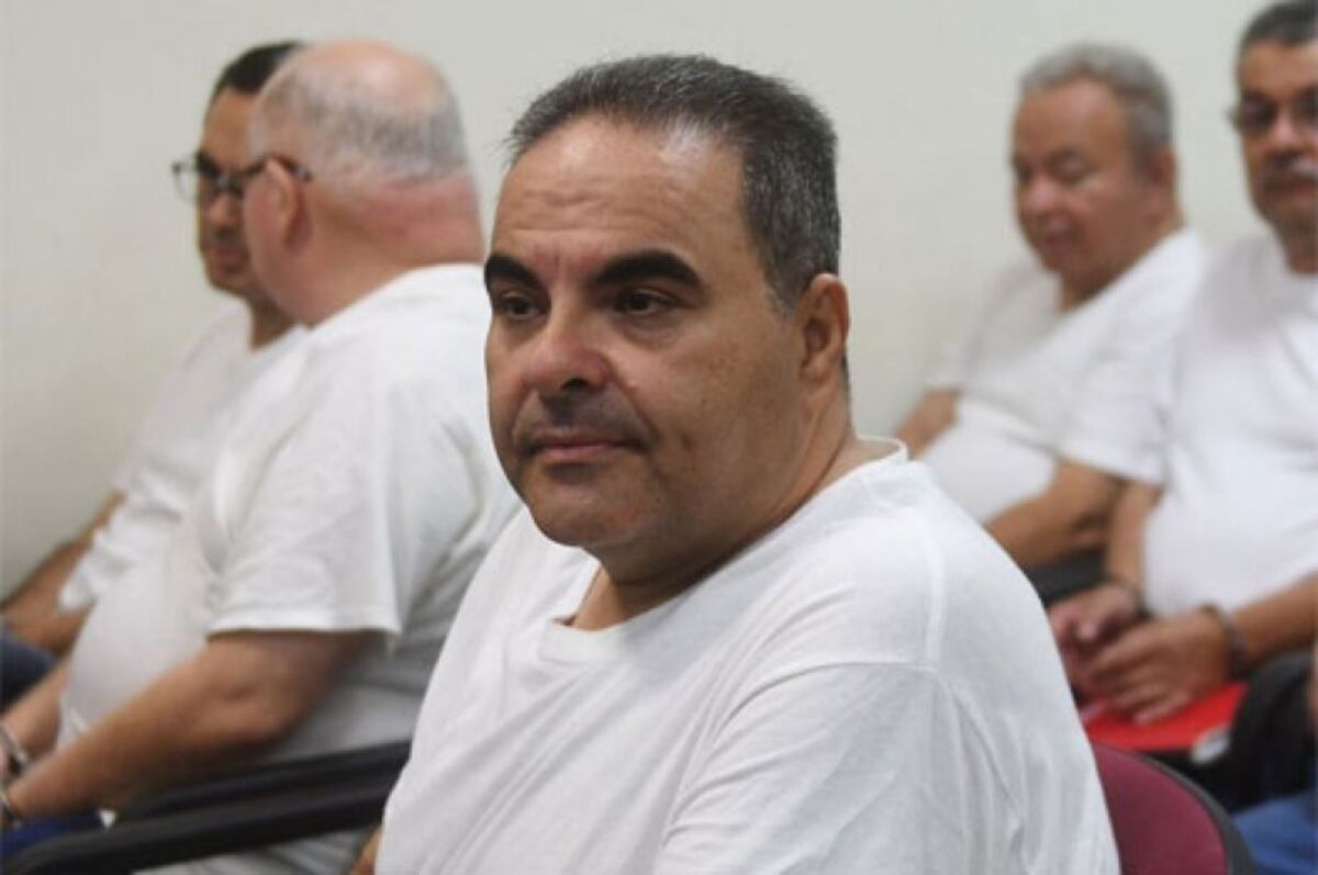 El expresidente salvadoreño que confesó haber robado $275 millones en su mandato
