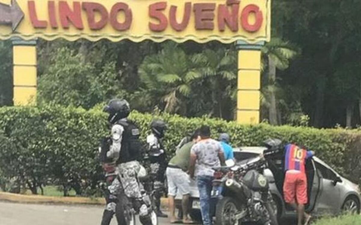 Persecución policial termina en la entrada de un 'push'