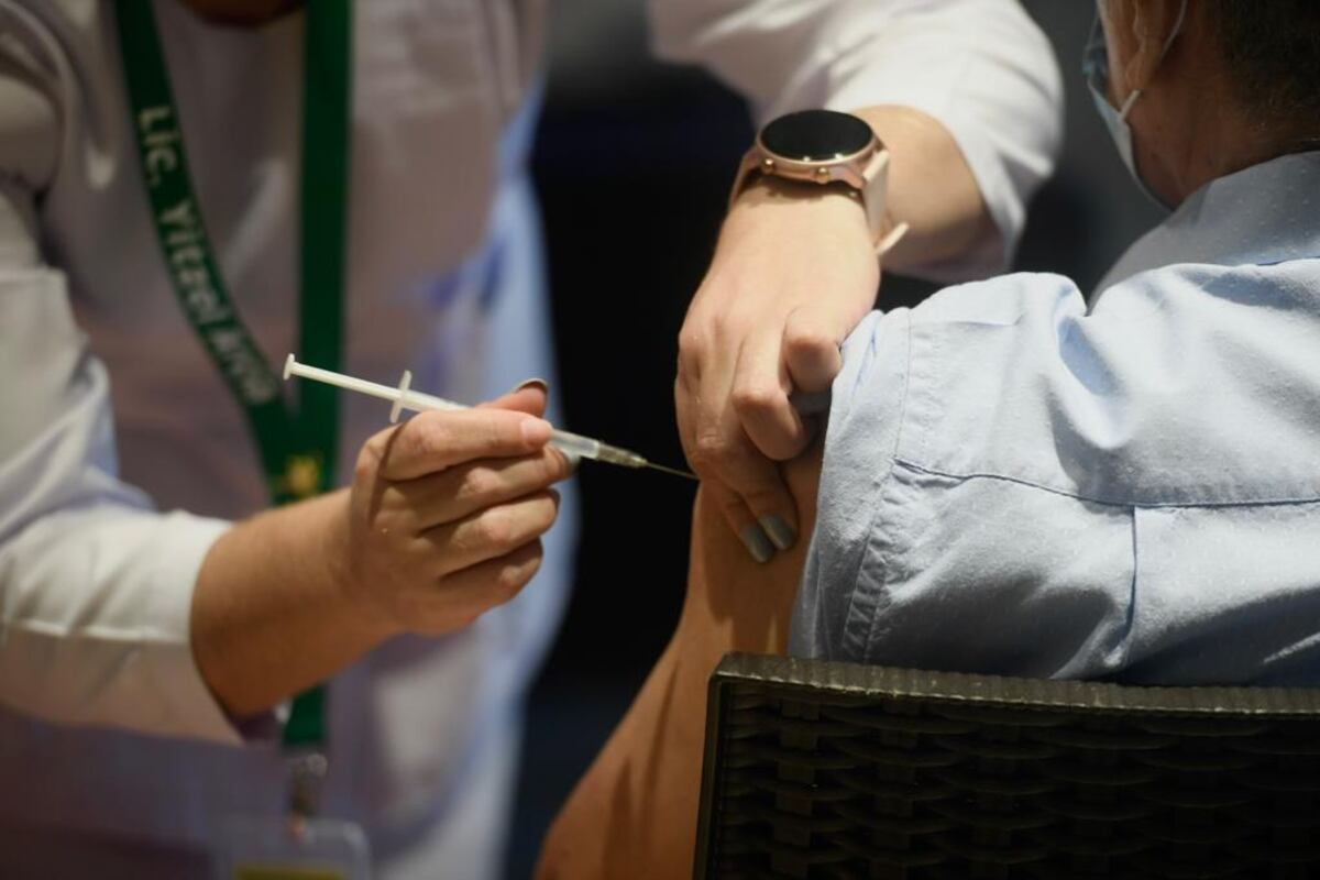 Video. No eran jamones navideños aún. Las largas filas eran por vacunas que fueron vistas y desaparecidas