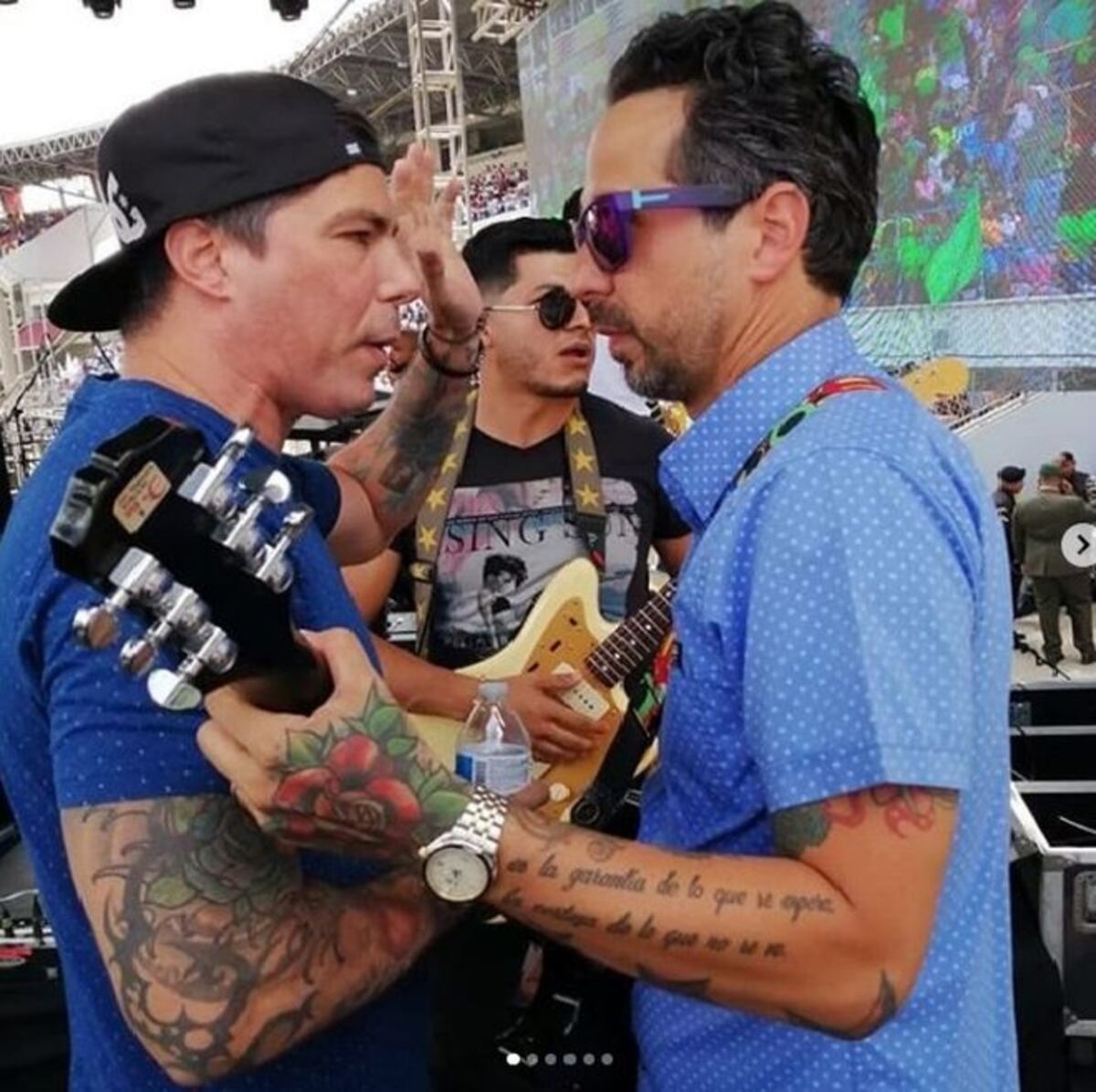 Lo que hace la política.Candidatos en Culto de Unción con pastor Álvarez