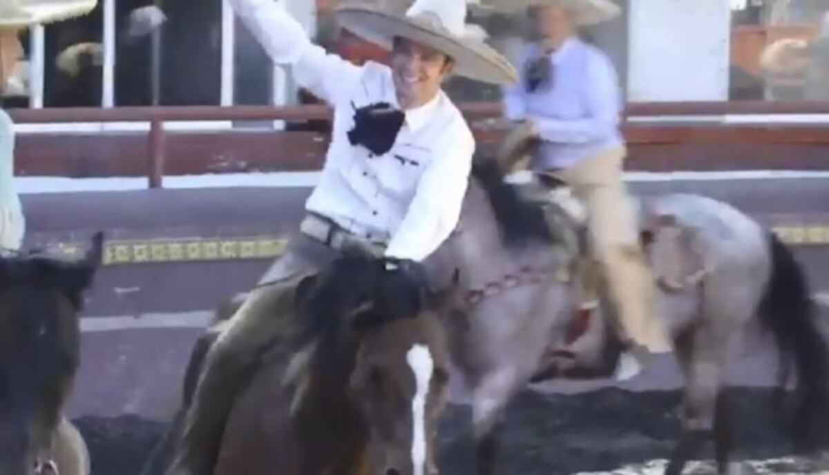 VIDEO| Candidato presidencial hace el paso de la muerte 