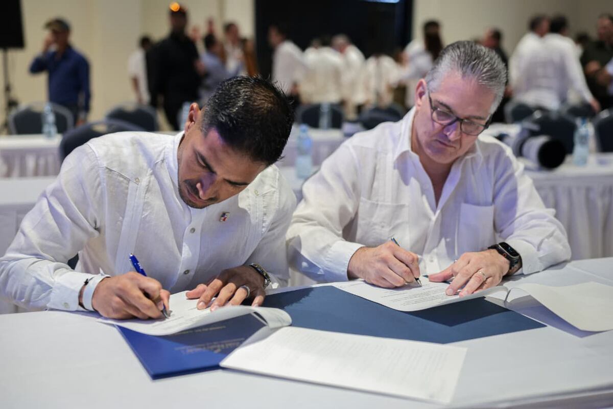 Gobierno y Municipio firman convenio para construir Centro Cultural y Deportivo en Santiago