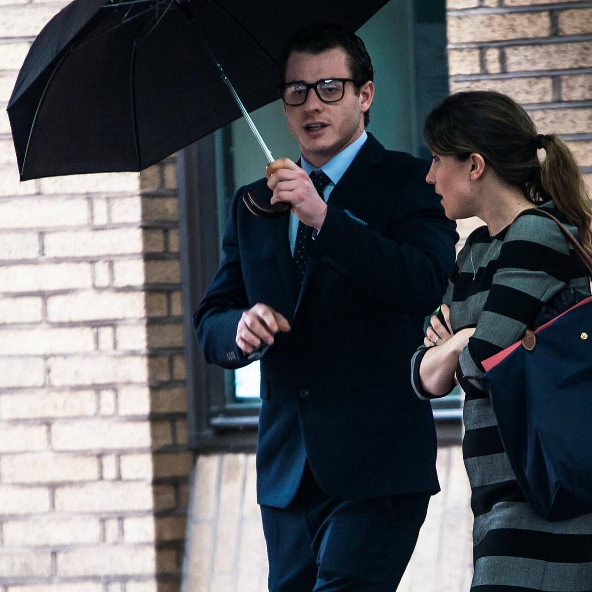 Novio de modelo la violaba, la intimidaba y mandaba los videos a sus amigos