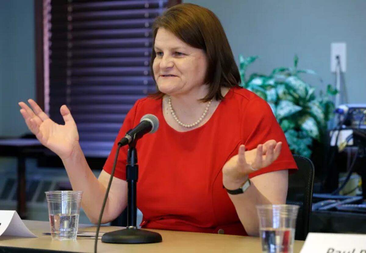 Jueza es arrestada por ayudar a inmigrante a evadir captura del FBI