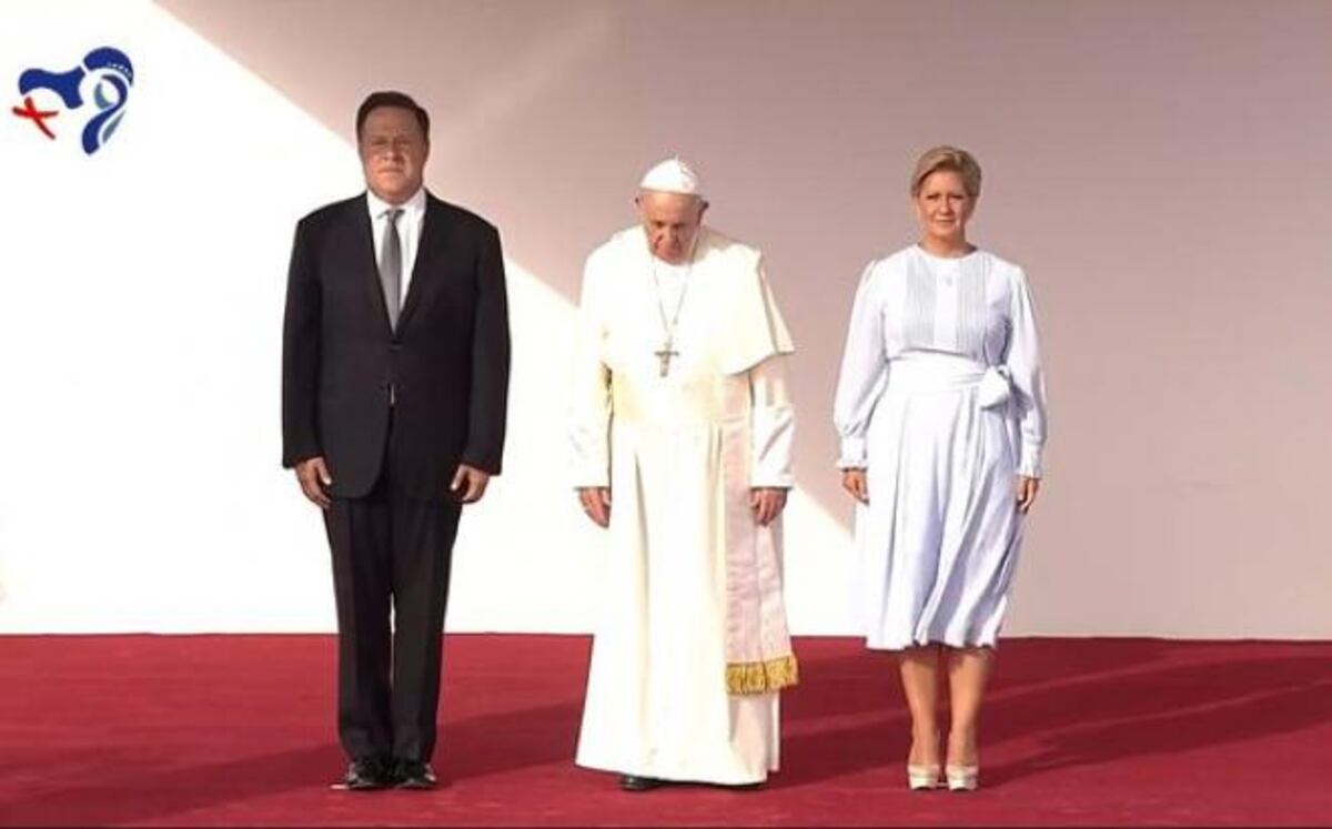 El papa llega a Panamá en plena sacudida por crisis en Venezuela 