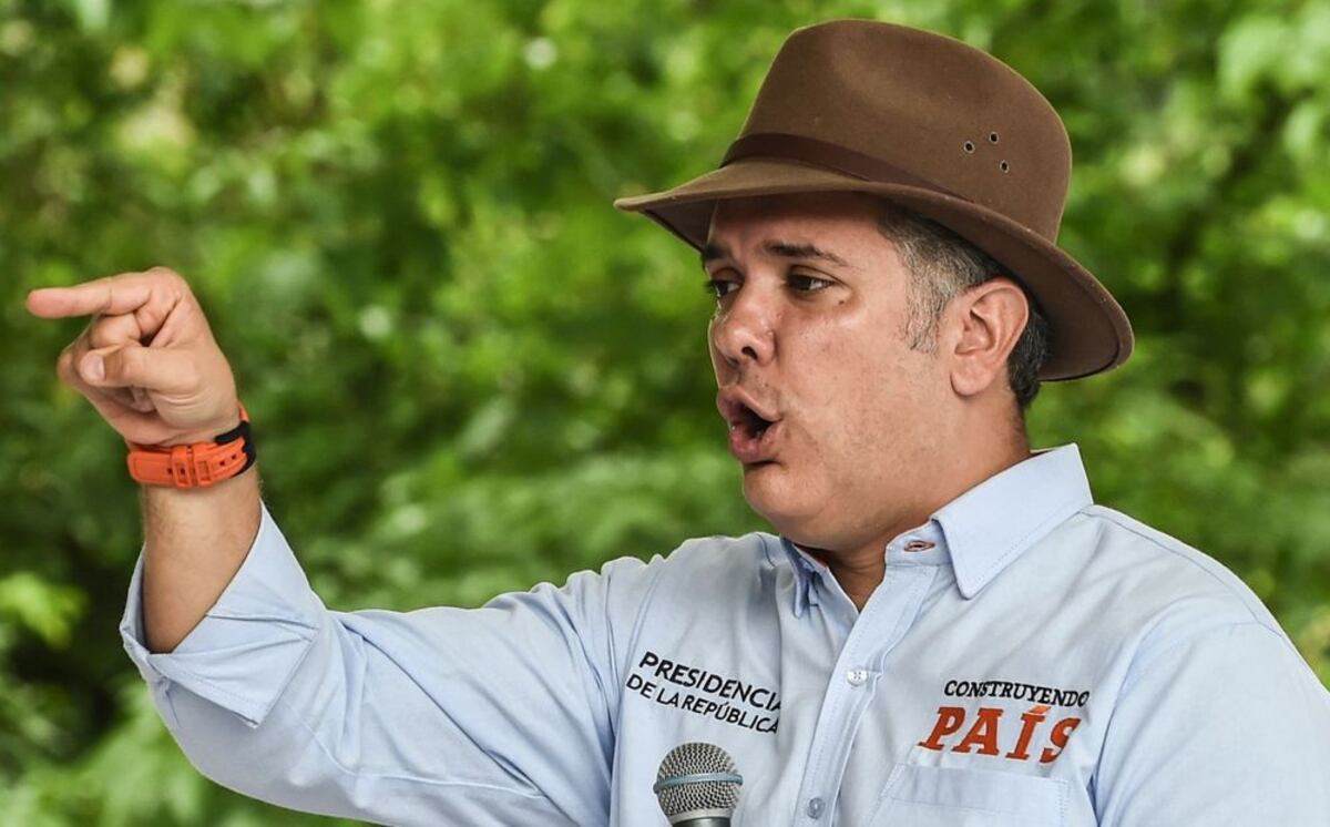 Nuevo presidente de Colombia llegará este lunes a Panamá