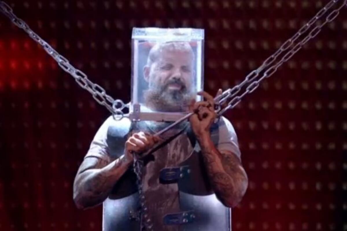 El ilusionista Matt Johnson casi se muere ahogado durante un truco +Video