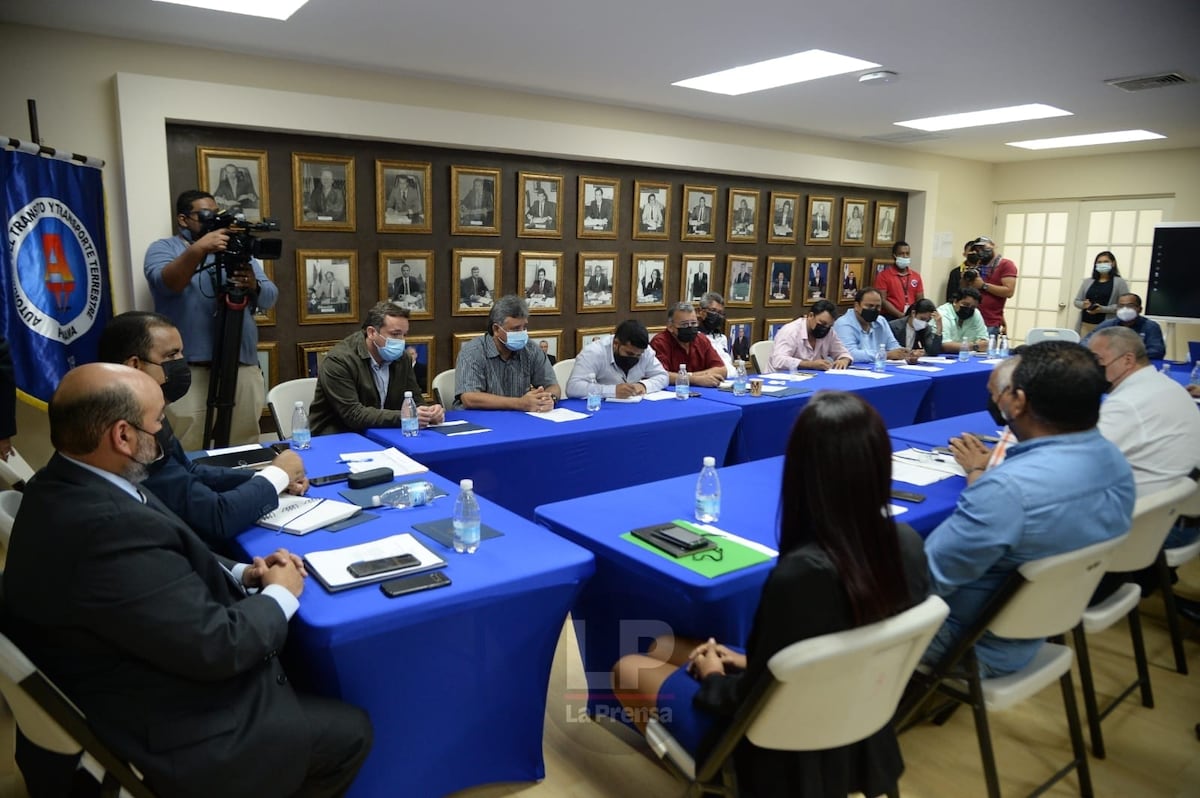 Gobierno Nacional extiende hasta diciembre el subsidio a los transportistas por alza del combustible