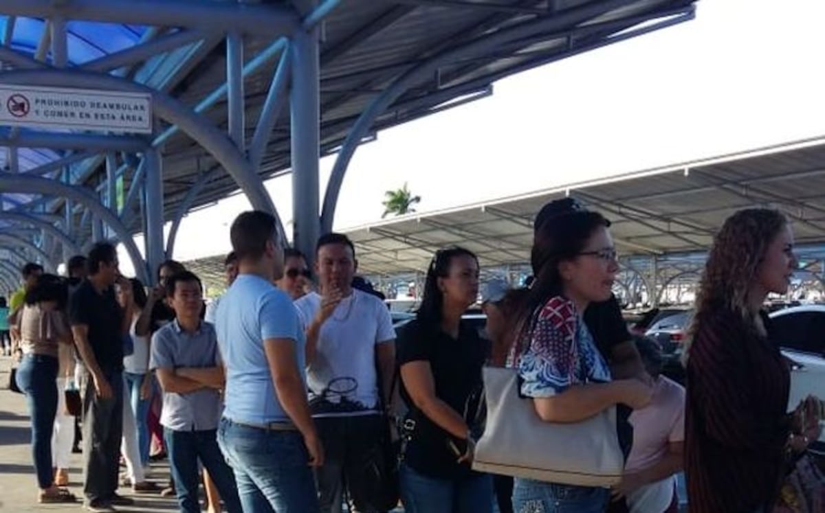 Despelote en estacionamientos del Aeropuerto de Tocumen. Les diremos qué ocurrió