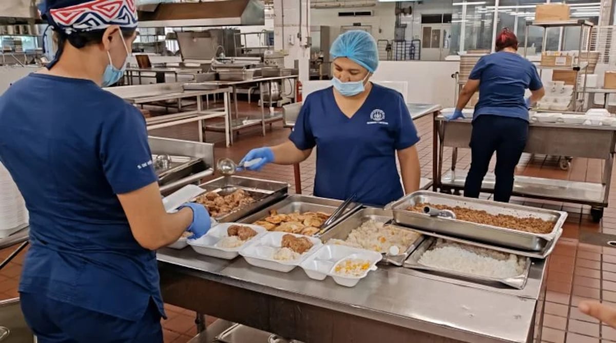 Se preparan unas 11 mil raciones diarias: así planifican los menús en los hospitales de la CSS