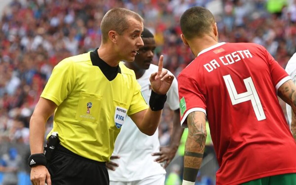 El árbitro Mark Geiger le habría pedido camiseta a Pepe y Cristiano