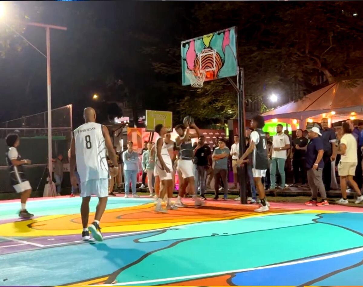 Joakim Noah inaugura la cancha artística del Parque Harry Strunz