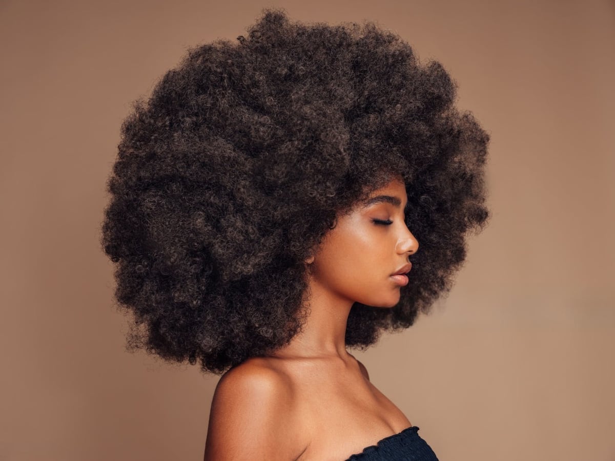 El cabello afro no es obstáculo: Estudiantes de Colón recibirán respaldo tras quejas por su estilo natural