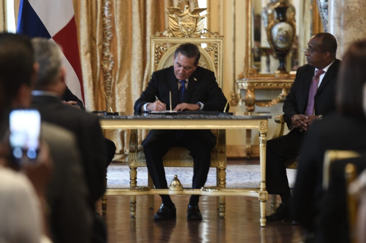 En el Salón amarillo se llevó a cabo la toma de posesión de los magistrados y el Procurador