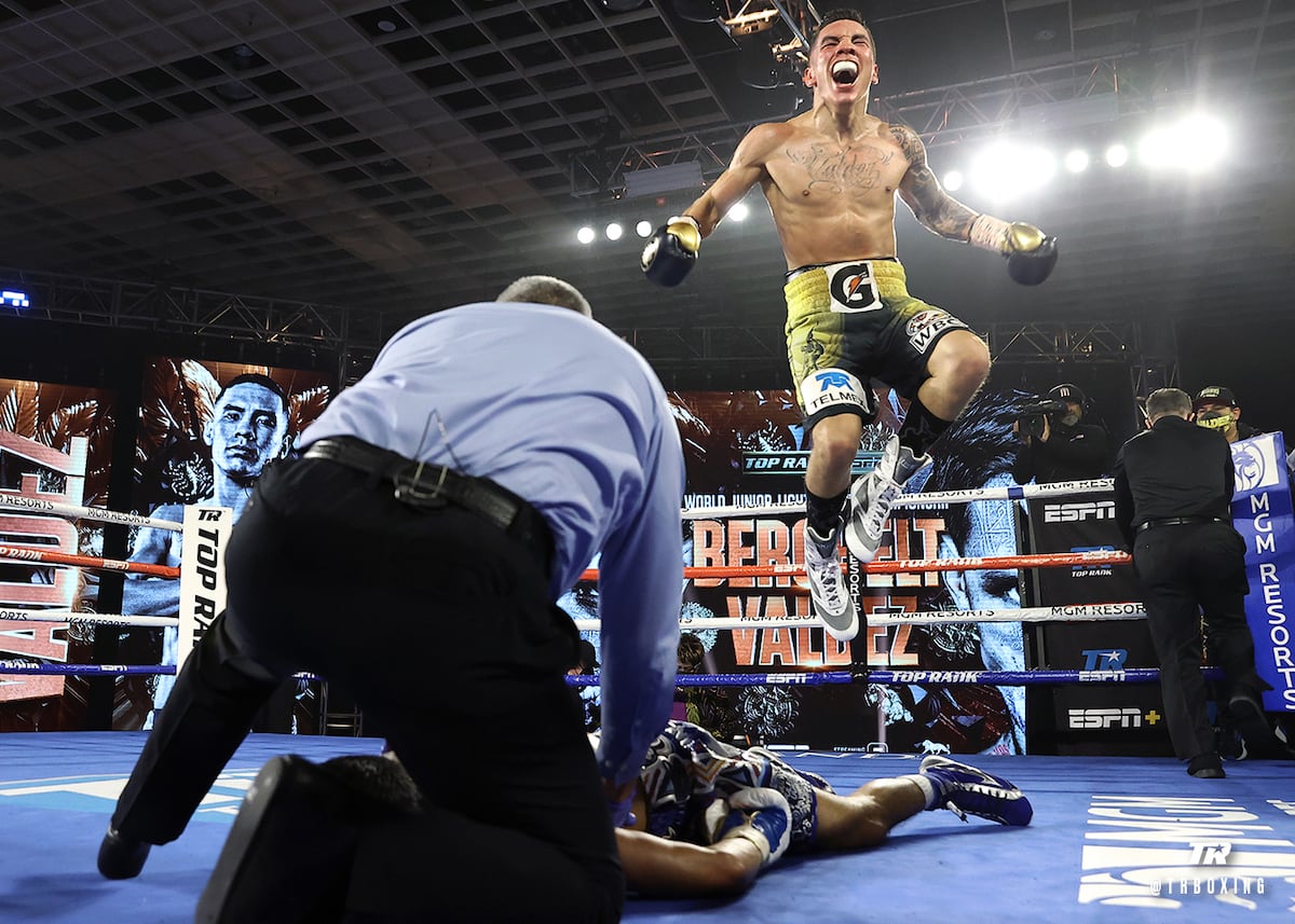 El nocaut del año. Guerra entre mexicanos acabó con puro cloroformo. Video