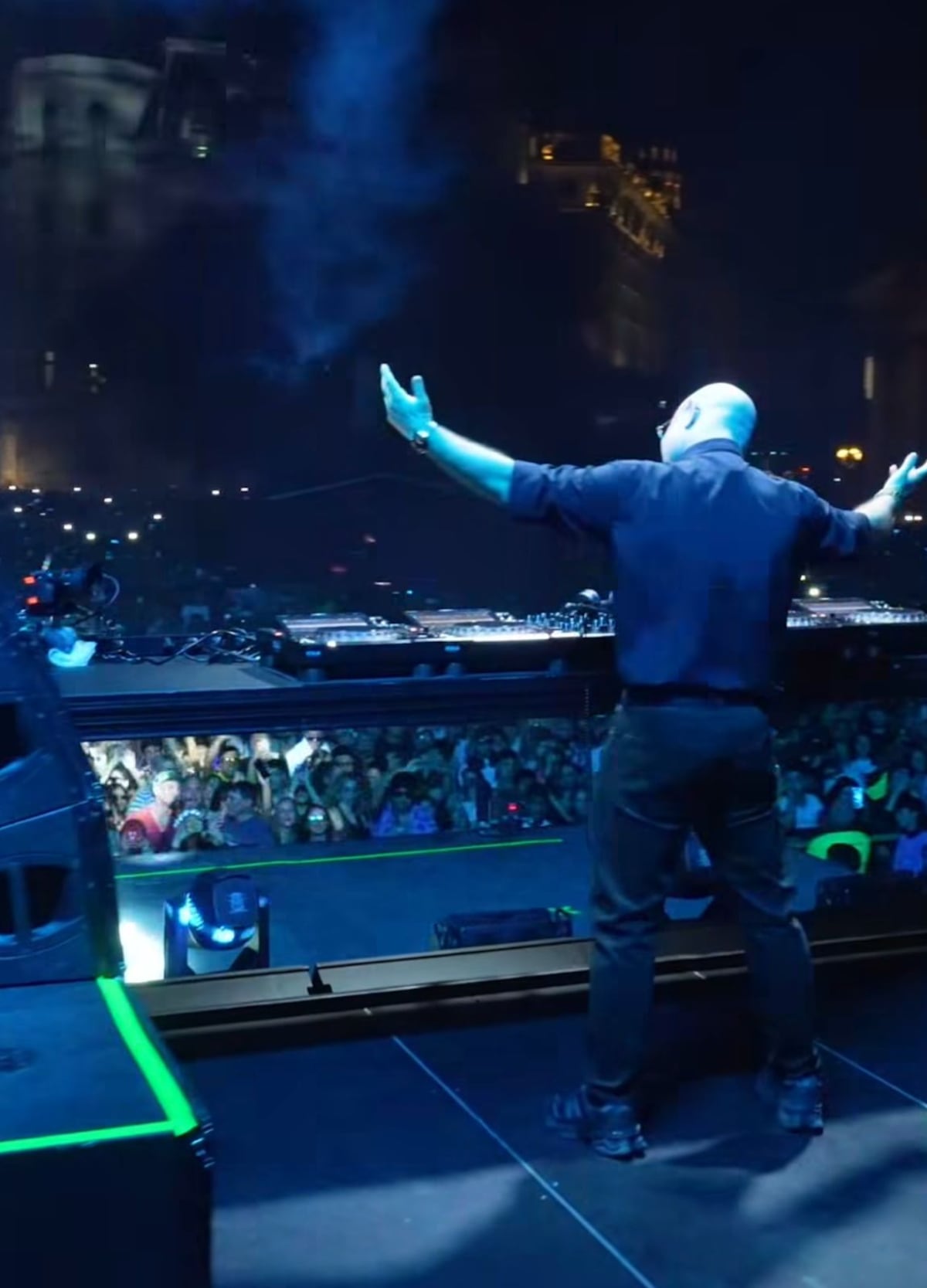 Tremendo party: sacerdote DJ  homenajea al papa Francisco  y viraliza versión católica de Bad Bunny 