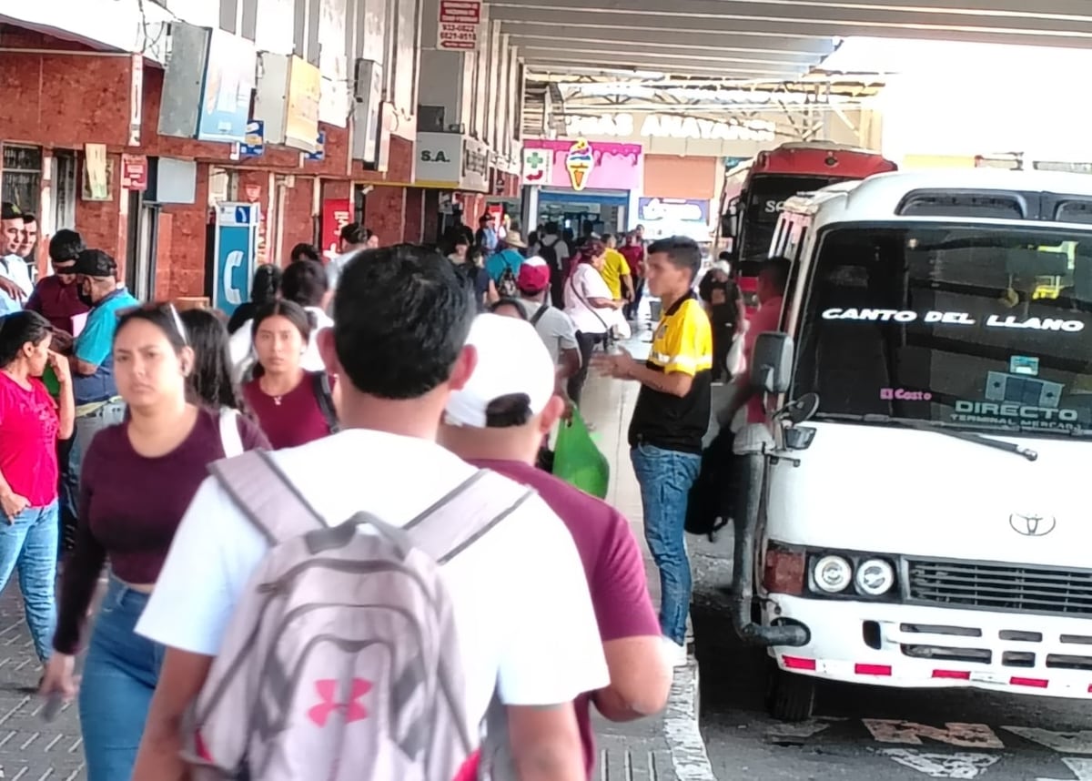 Pasaje en la cuerda floja: Transportistas y Gobierno se citan en Santiago