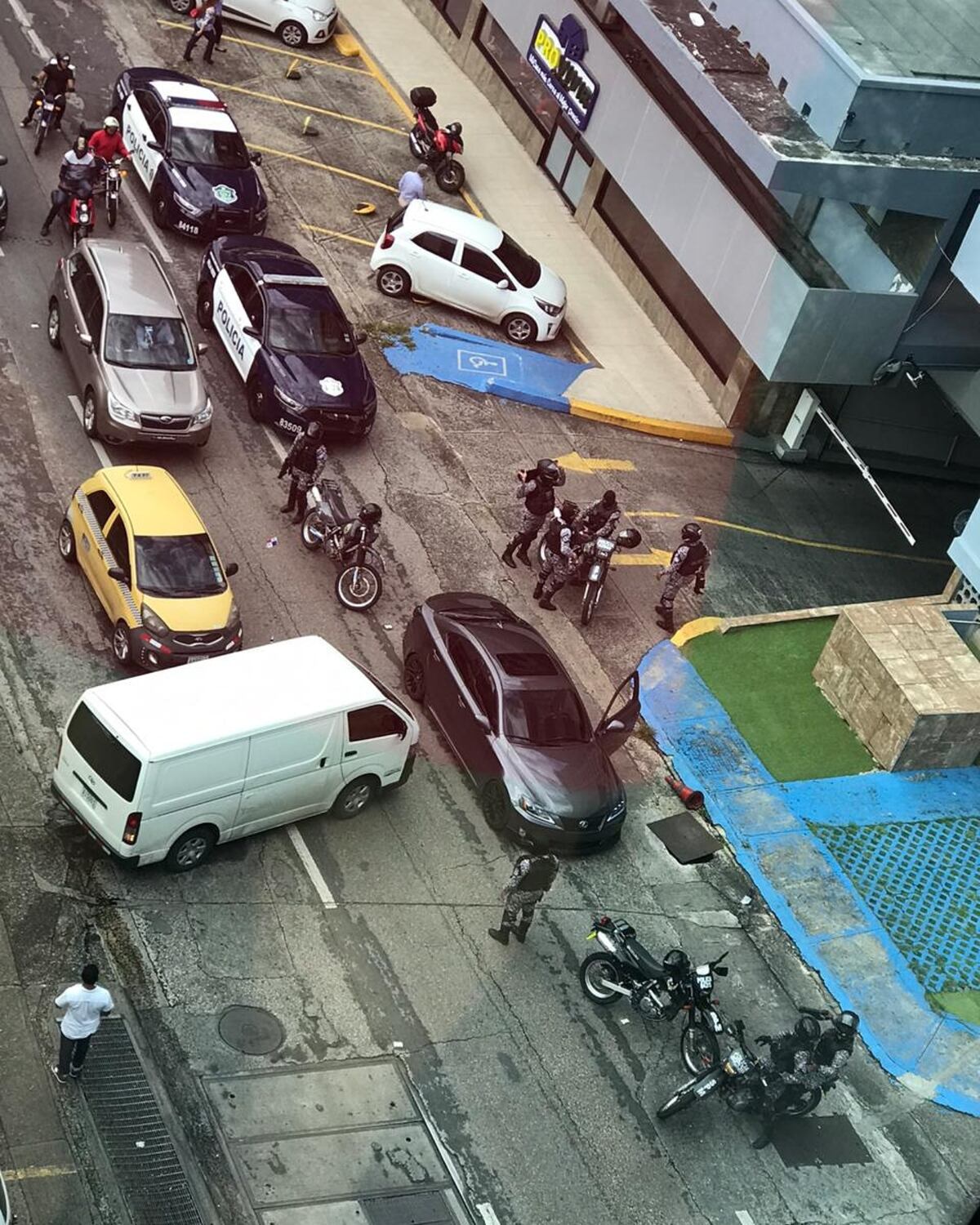 Era un chef el que andaba con más de un millón y medio de dólares en el carro