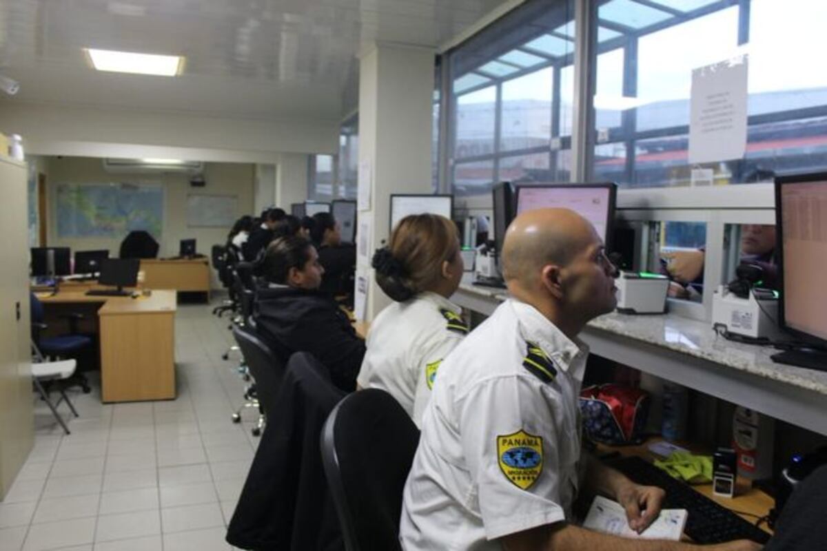 Vendían sus cuerpos en centros nocturnos.Migración retiene más de 60 extranjeros