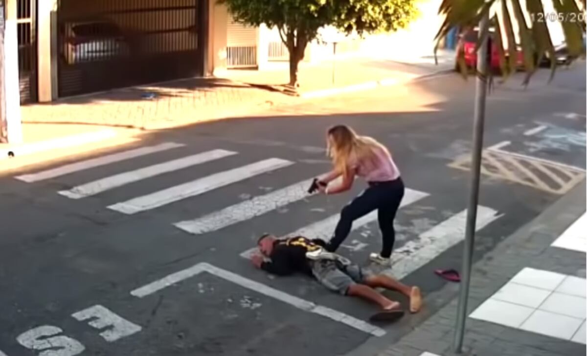 ¡Críticas! Condecoran a mujer policía que acabó con la vida de un ladrón