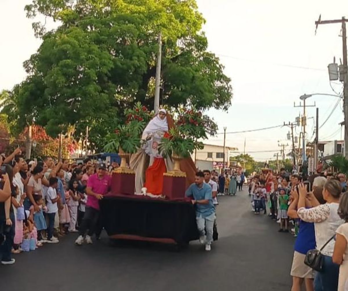 Encuentro con el Resucitado en Santiago muy Concurrida