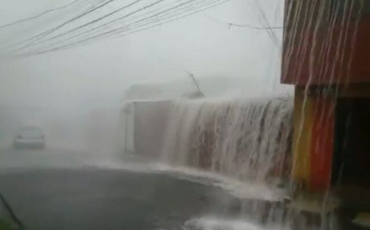 ¿Será que los techos de casas en Panamá aguantarían este volumen de agua?