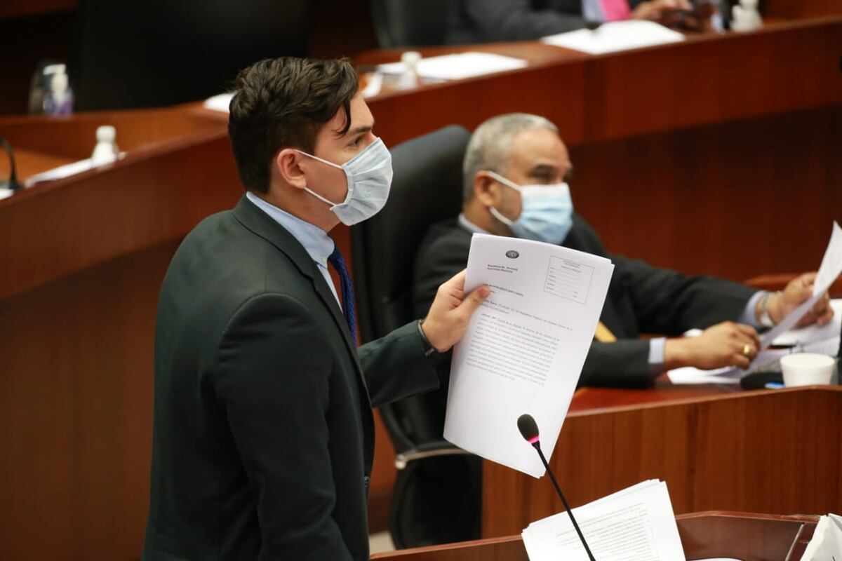 Diputados rompen sesión a falta de votos para discutir cosméticas reformas al Reglamento Interno