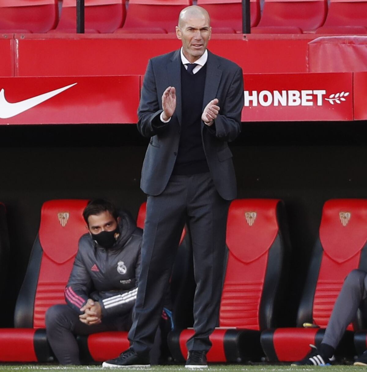 Zidane se enfoca en el Borussia y en su futuro como DT del Madrid