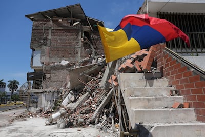 Sube a 329 la cifra de muertos por el terremoto de magnitud 7,4 en Colombia